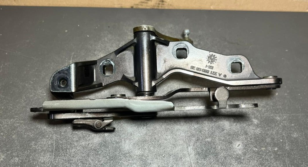 2007-2013 Mercedes-Benz S-Class W221 Front Right Side Bonnet Hinge A221 8800328