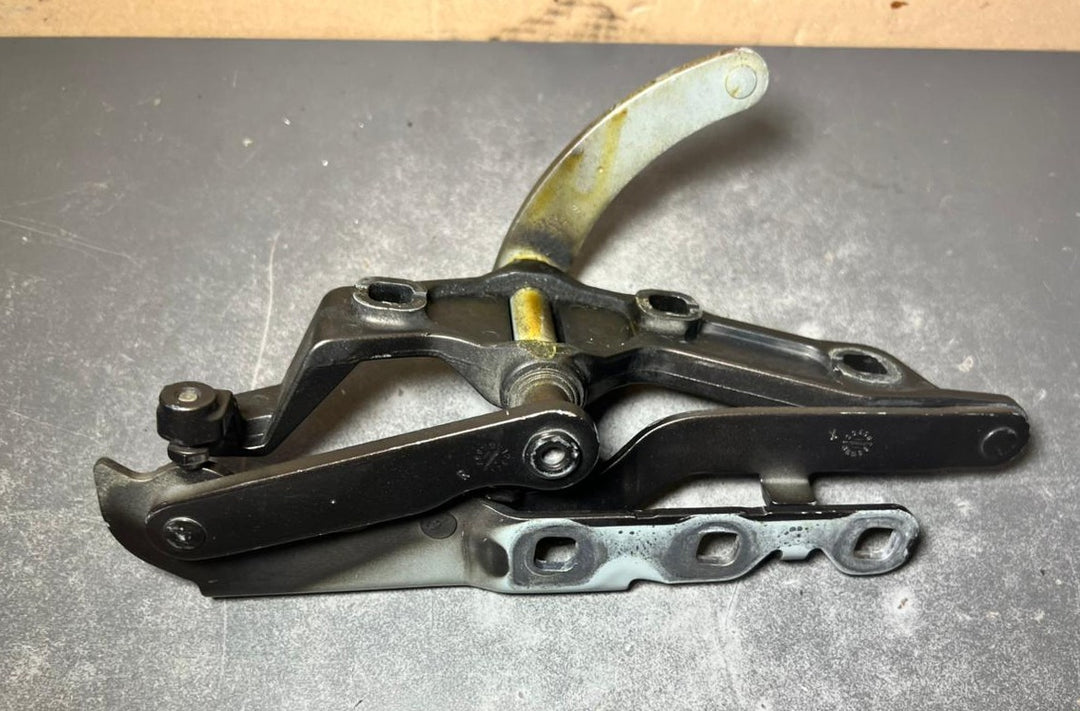 2007-2013 Mercedes-Benz S-Class W221 Front Left Side Bonnet Hinge A221 8800428