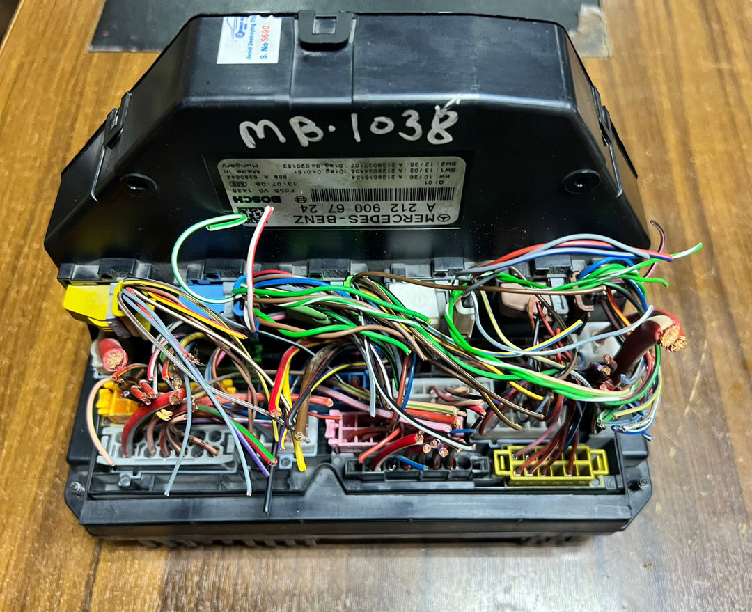 2010-2016 Mercedes-Benz W212 W204 Front SAM Module Relay Fuse Box A212 9006724 OEM