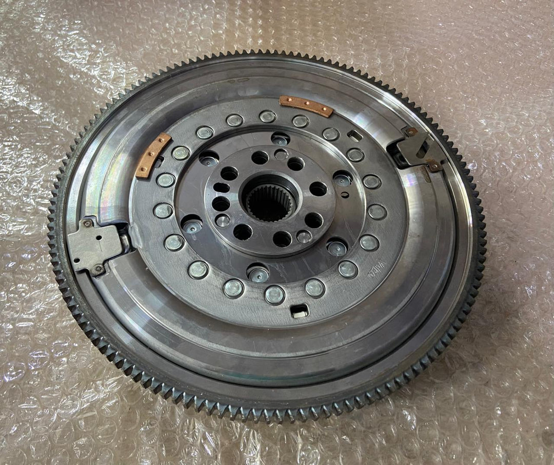 flywheel DMF (dual mass flywheel) (new - Take off)
BMW Nr.: 8655638, 21208655638, 563231, 836427