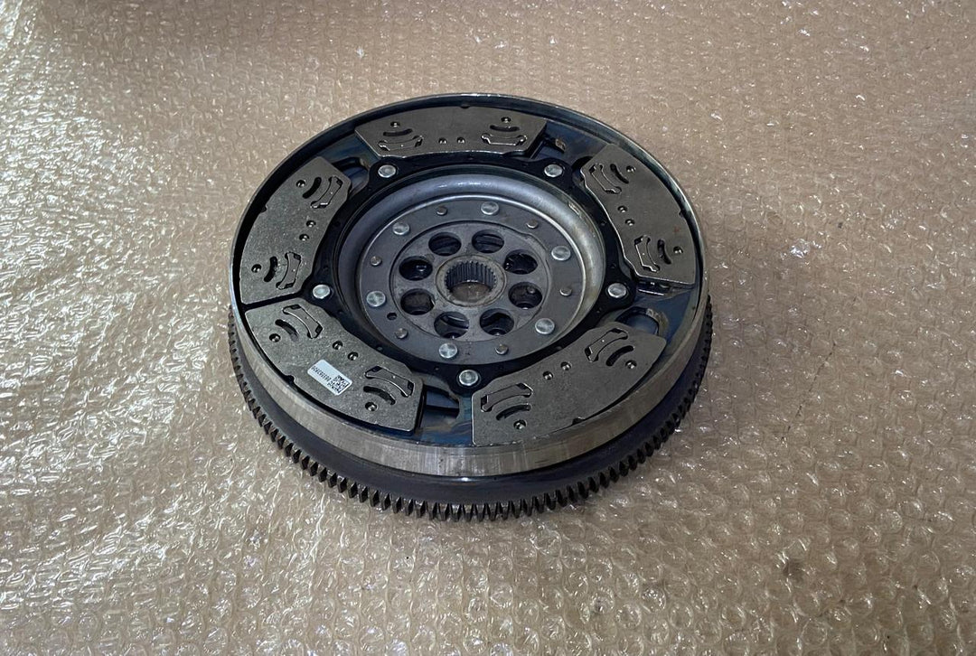 flywheel DMF (dual mass flywheel) (new - Take off)
BMW Nr.: 8655638, 21208655638, 563231, 836427