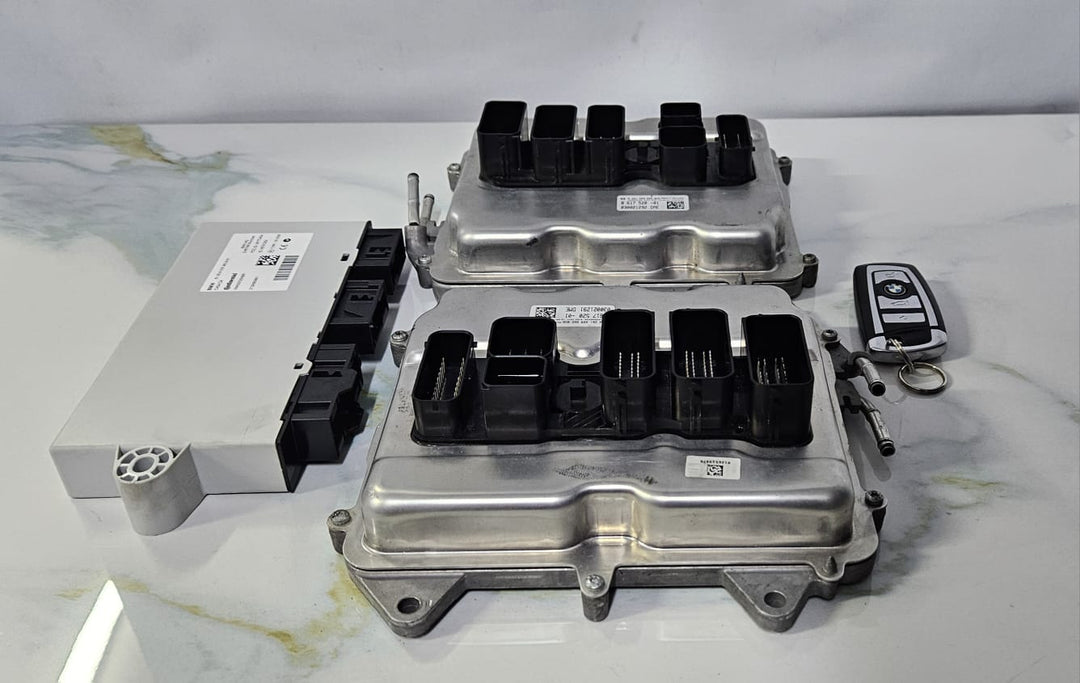 OEM BMW 7 F01, F02 N63 Engine Control Module Unit ECU Set DME 8617520 Bosch