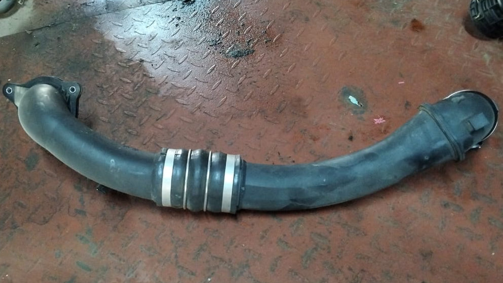 OEM BMW 1 2 3 4 5 SERIES F20 F22 F32 F36 G30 3.0i B58 BOOST CHARGE AIR PIPE 8601684