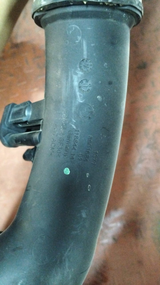 OEM BMW 1 2 3 4 5 SERIES F20 F22 F32 F36 G30 3.0i B58 BOOST CHARGE AIR PIPE 8601684