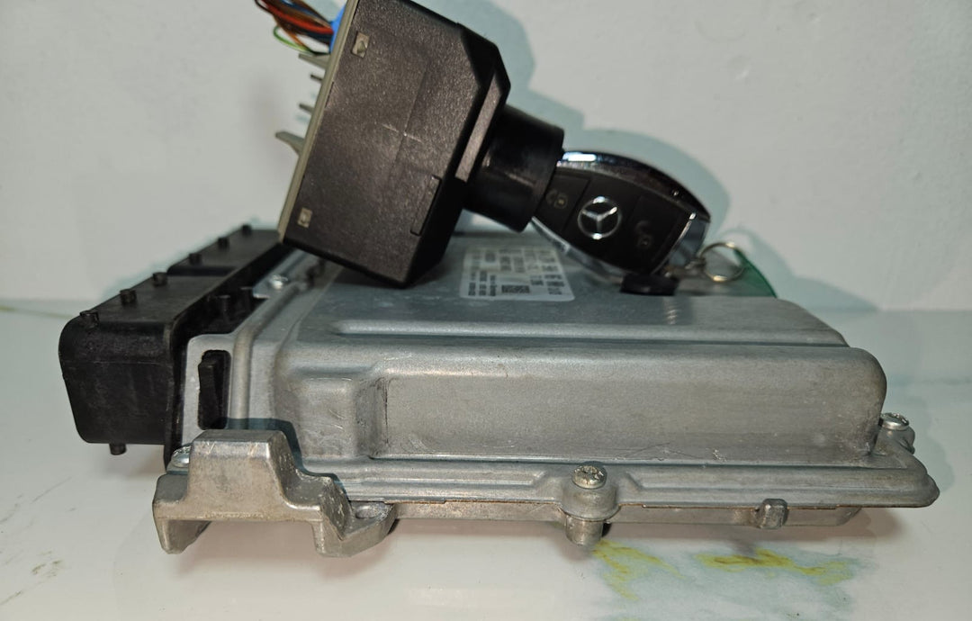 Mercedes CLA ECU Engine Control Module Ignition Key Switch Set A270 9000600 OEM