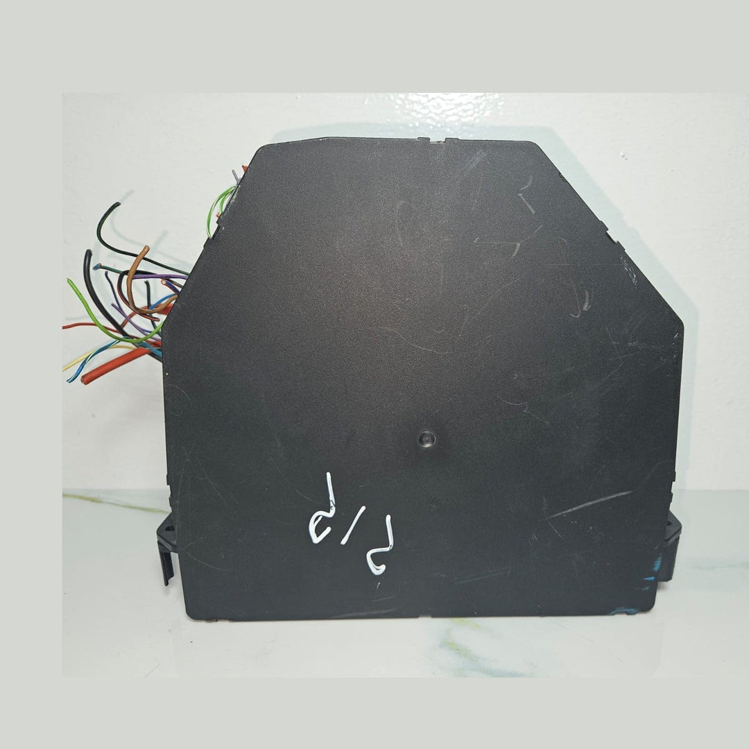 10-16 Mercedes-Benz W212 W204 Front SAM Module Relay Fuse Box A212 9006012 OEM