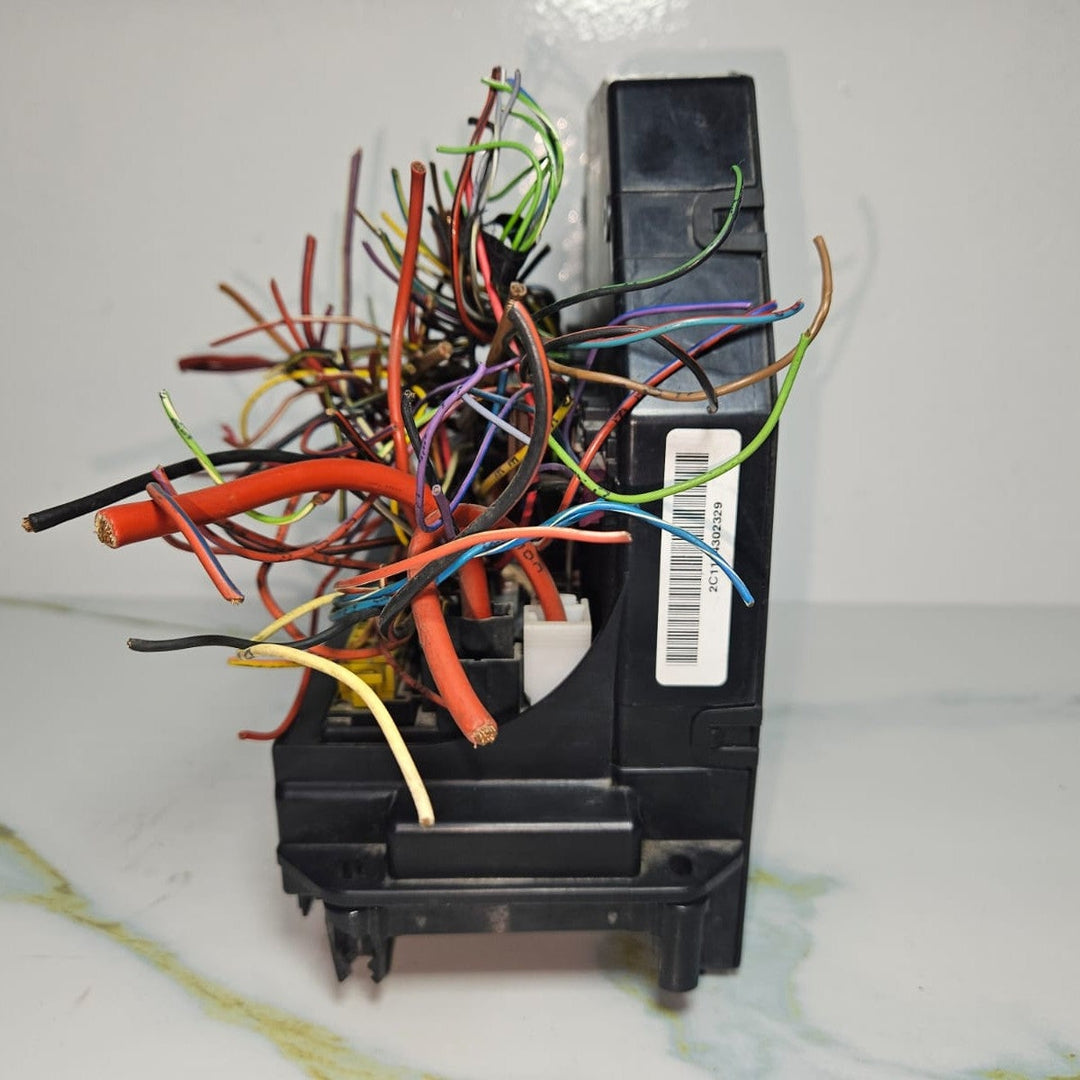 10-16 Mercedes-Benz W212 W204 Front SAM Module Relay Fuse Box A212 9006012 OEM