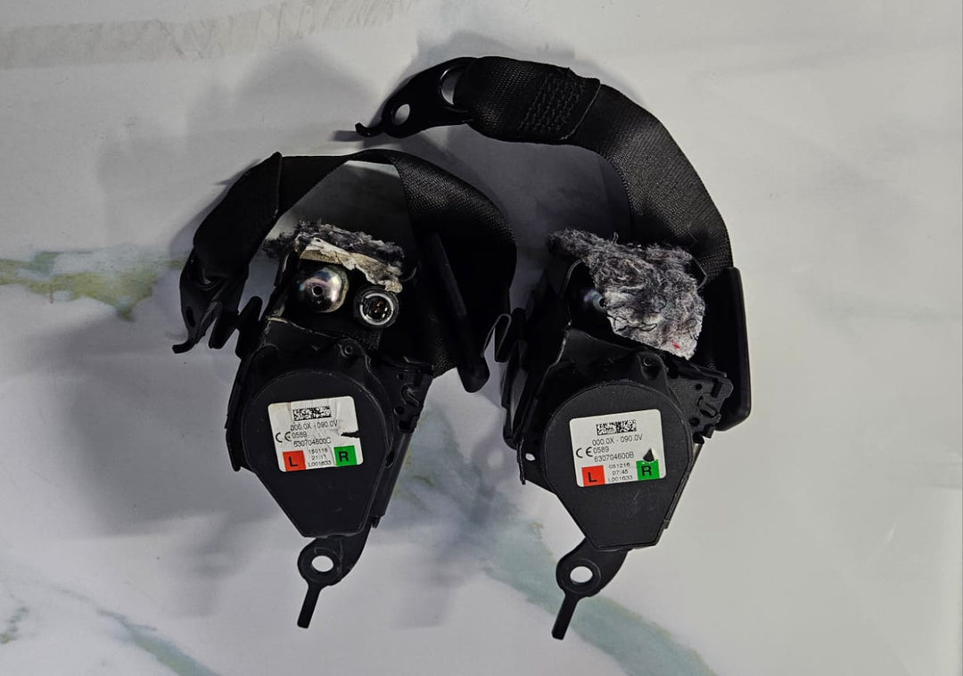 OEM BMW G11 G12 7 Series Upper Seat Belt rear outer upper strap 7434181-2 Nos