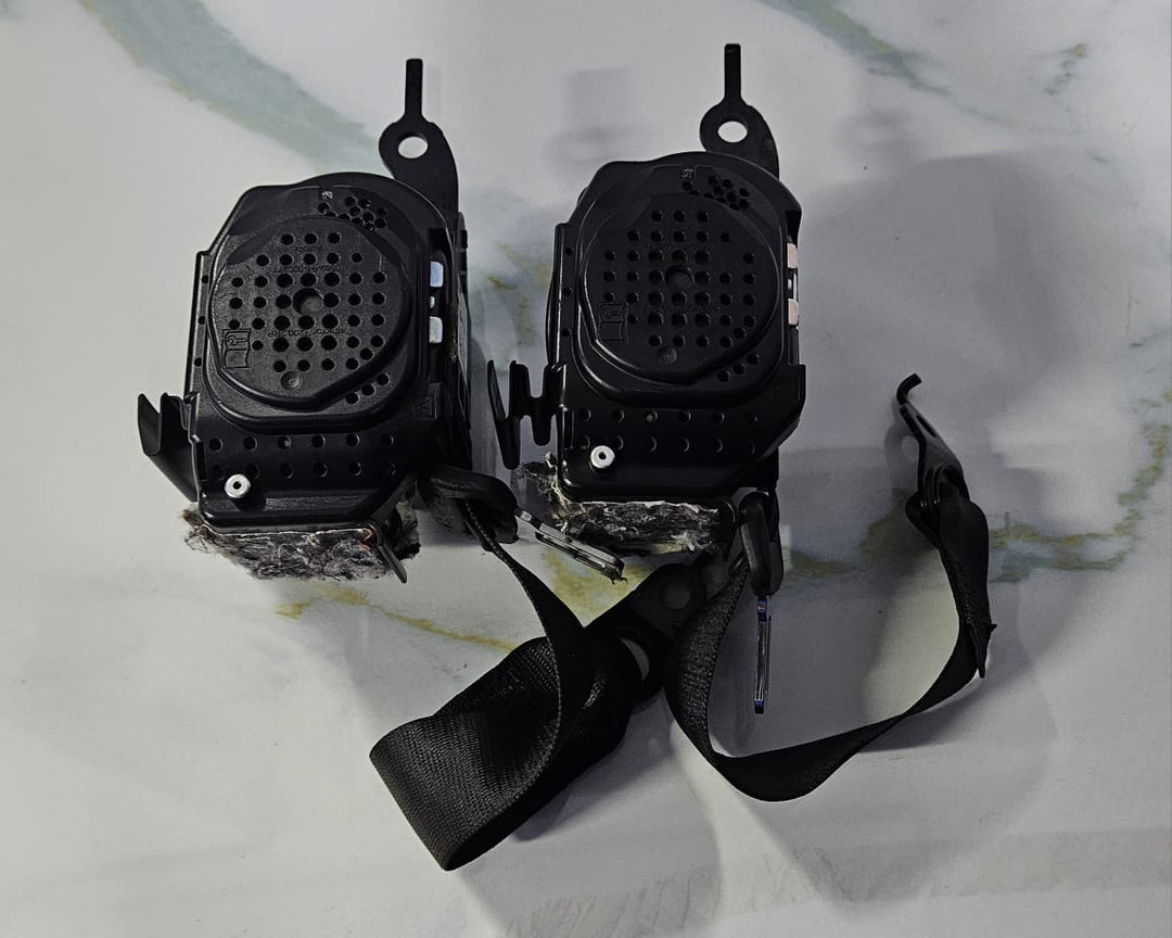 OEM BMW G11 G12 7 Series Upper Seat Belt rear outer upper strap 7434181-2 Nos