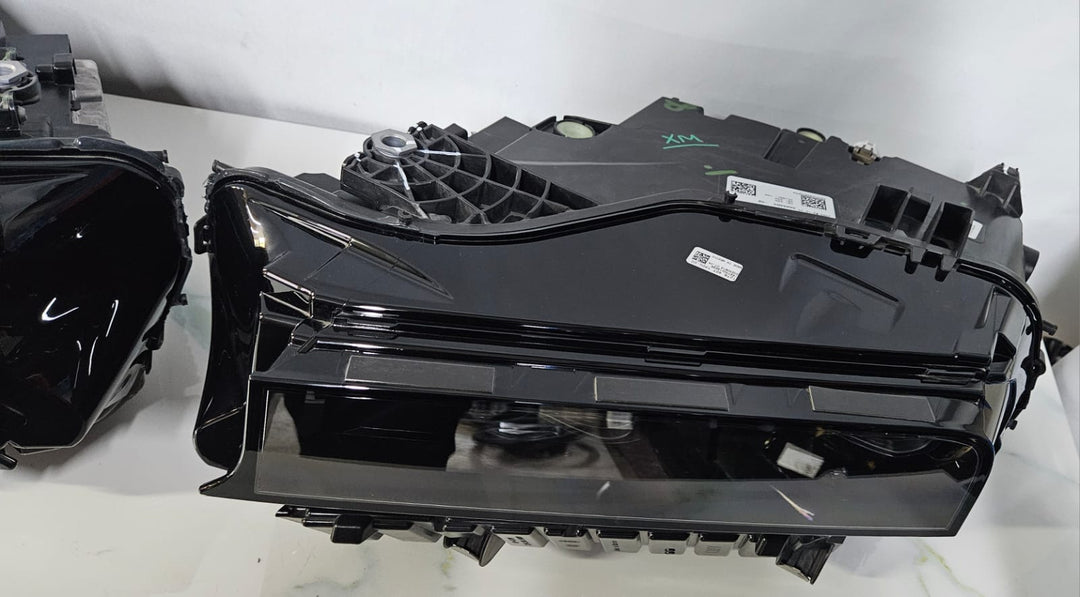 BMW XM G09 2023 LHD LED HEAD LIGHT Left Right Pair 5A65AD4 5A65AD3 Brand new