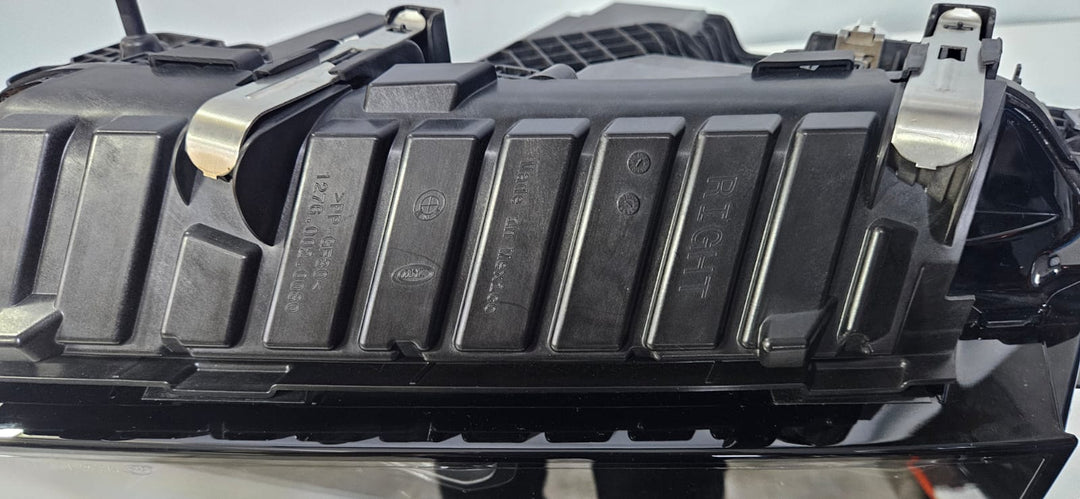 BMW XM G09 2023 LHD LED HEAD LIGHT Left Right Pair 5A65AD4 5A65AD3 Brand new