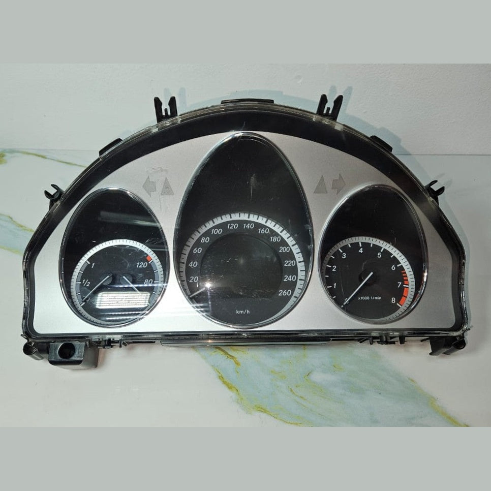 08-12 Mercedes-Benz W204 C-Class Instrument Cluster Speedometer A204 9000905 OEM