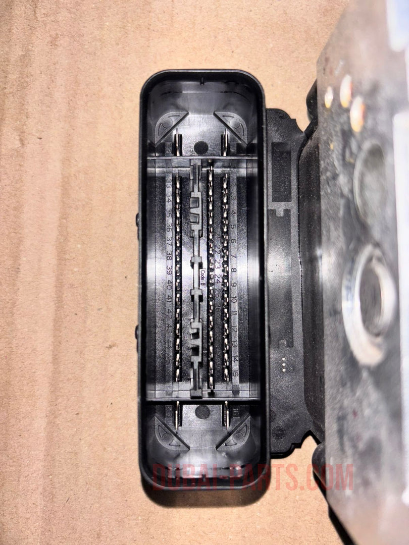 نظام منع انغلاق المكابح لسيارة BMW 320I F30 موديل 2012، رقم القطعة 6860731