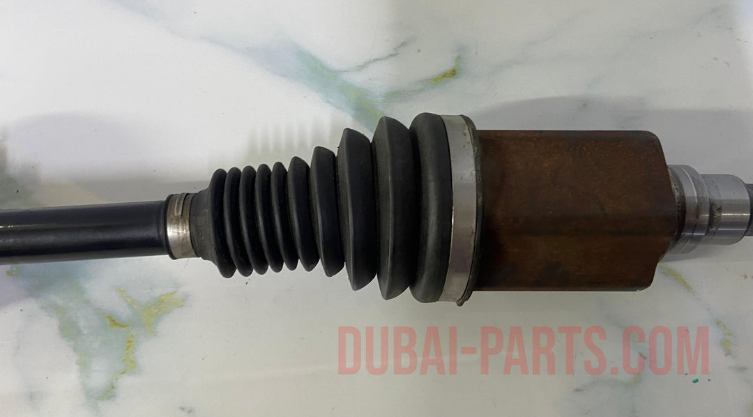 عمود نقل الحركة الأمامي الأيمن (جهة السائق) لسيارة BMW X1 E84 2.0d N47 XDRIVE الأصلية (رقم القطعة: 7591682)