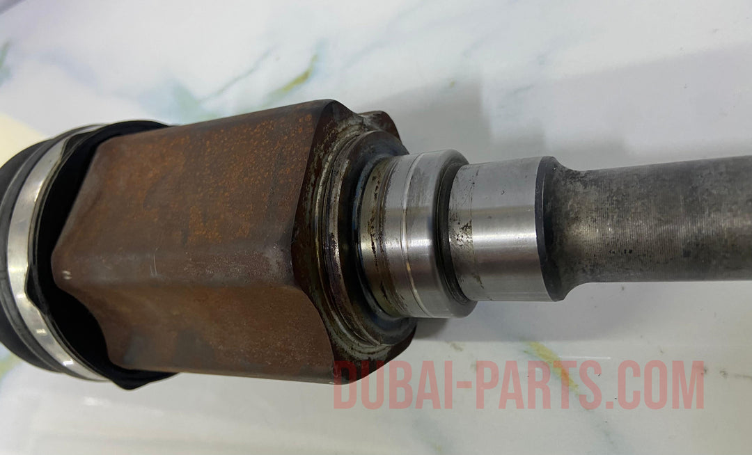 عمود نقل الحركة الأمامي الأيمن (جهة السائق) لسيارة BMW X1 E84 2.0d N47 XDRIVE الأصلية (رقم القطعة: 7591682)