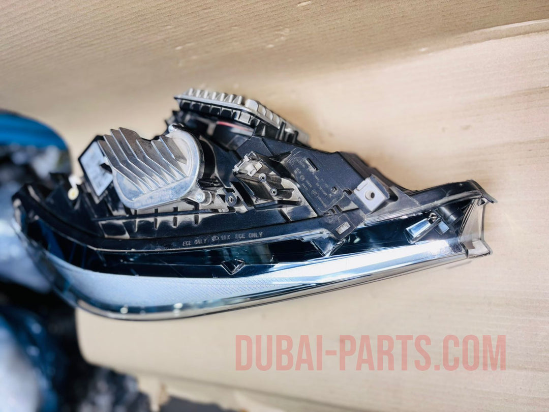 BMW 4 Series F32,F33,F36,F80,F82,F83 LCI LED Headlight RIGHT GENUINE 7478152