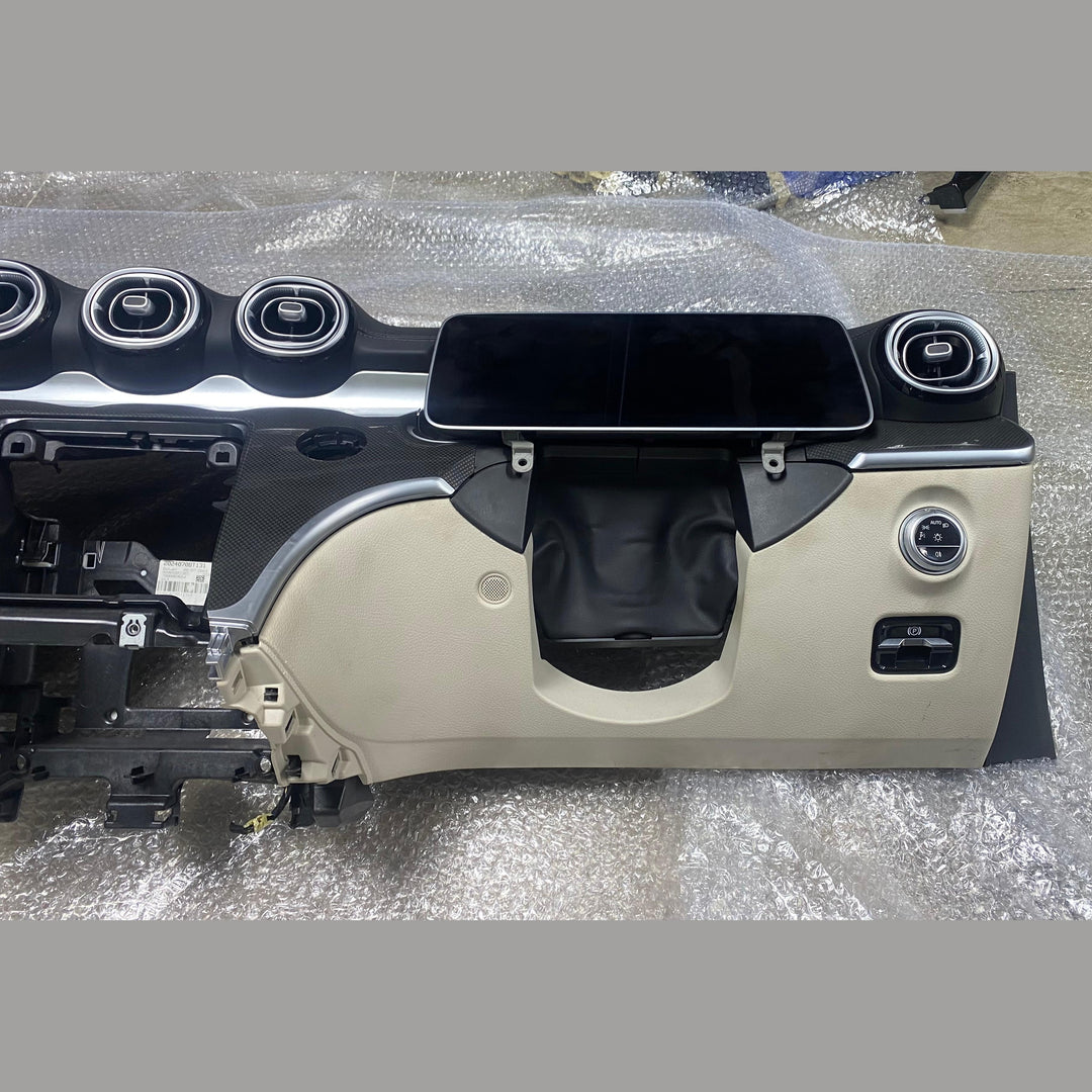 لوحة القيادة لسيارة مرسيدس C250 موديل 2023 ذات المقود الأيمن (الفئة C) A206 6803307