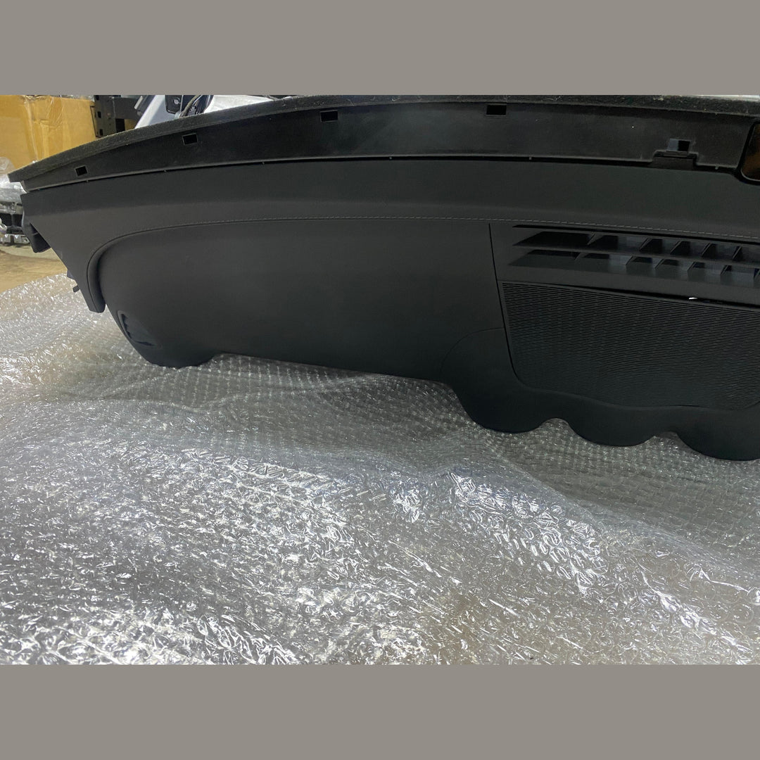 لوحة القيادة لسيارة مرسيدس C250 موديل 2023 ذات المقود الأيمن (الفئة C) A206 6803307