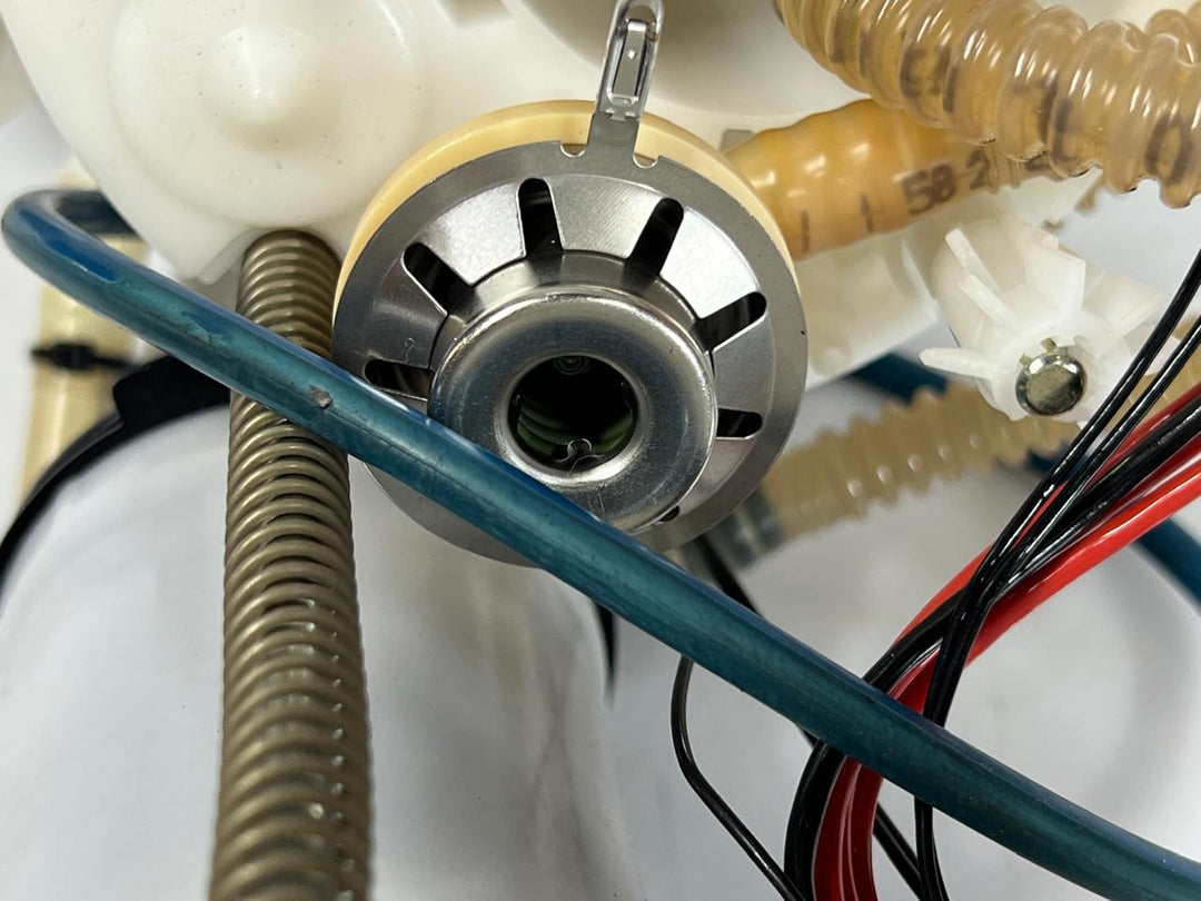 مجموعة وحدة مضخة الوقود لسيارة BMW 230i موديلات 2017-2021، رقم القطعة 7344066