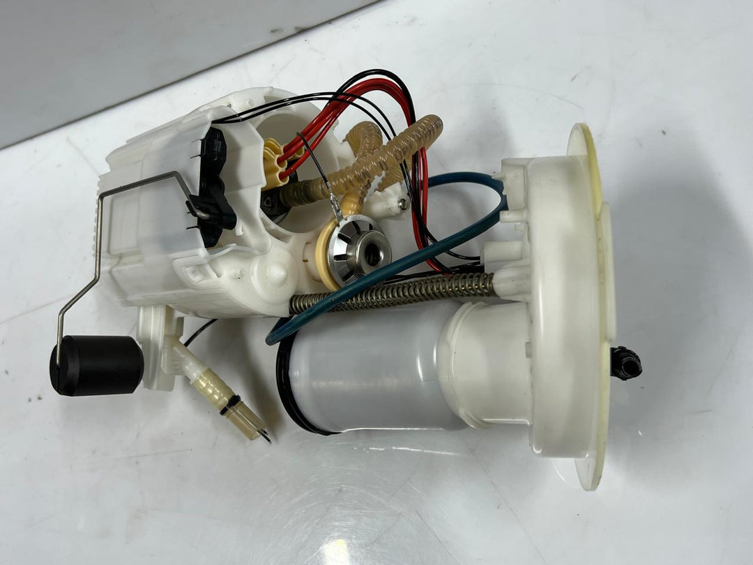 مجموعة وحدة مضخة الوقود لسيارة BMW 230i موديلات 2017-2021، رقم القطعة 7344066