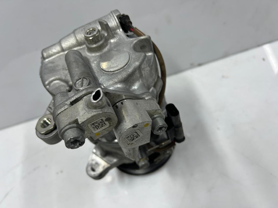 ضاغط مكيف هواء لسيارة BMW 330i موديلات 2019-2025، رقم القطعة 9482996