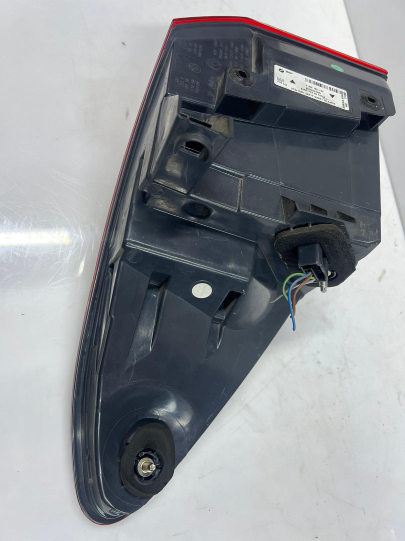 مصباح خلفي أيمن لسيارة بي إم دبليو الفئة الخامسة جران توريزمو F07 LCI رقم 7306166