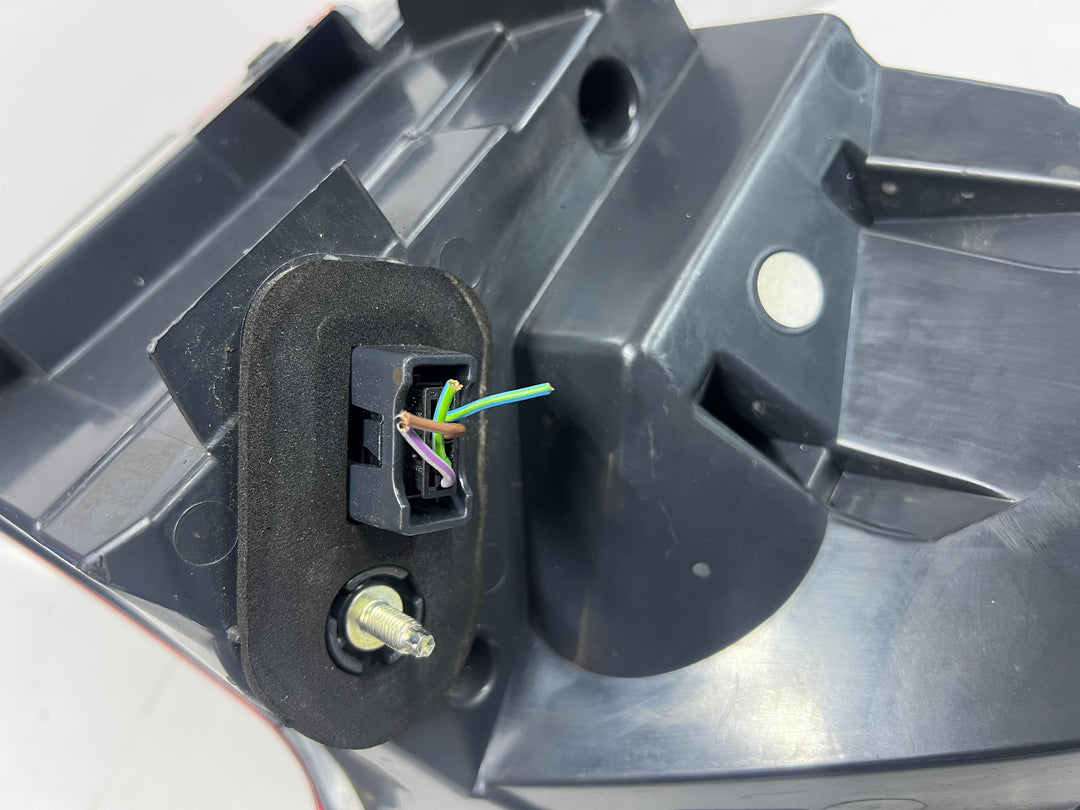 OEM rear left taillight for BMW 5 Series F07 Gran Turismo LCI facelift 7306165