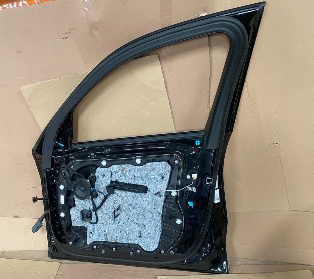 BMW X7 G07 LCI X7 xDrive 40i US B58N 2023 FRONT RIGHT SIDE DOOR PTWK 475 KM20 USED