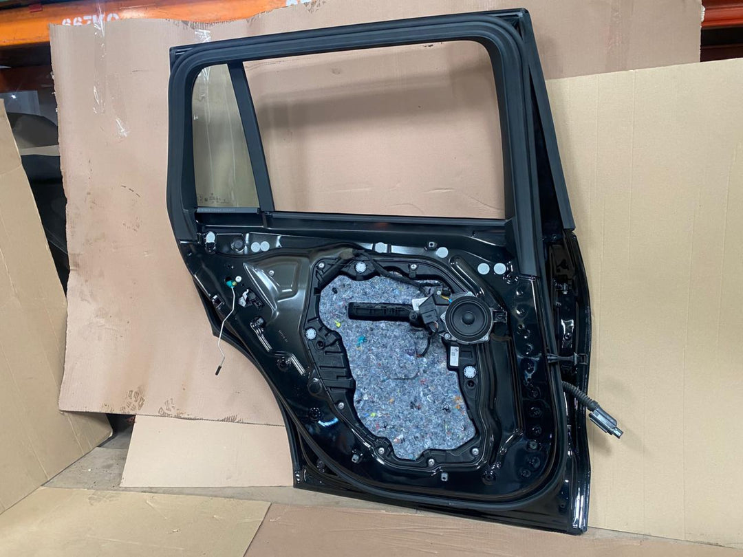 بي إم دبليو X7 G07 LCI X7 xDrive 40i US B58N 2023 باب خلفي يساري PTWK 475 كم مستعمل