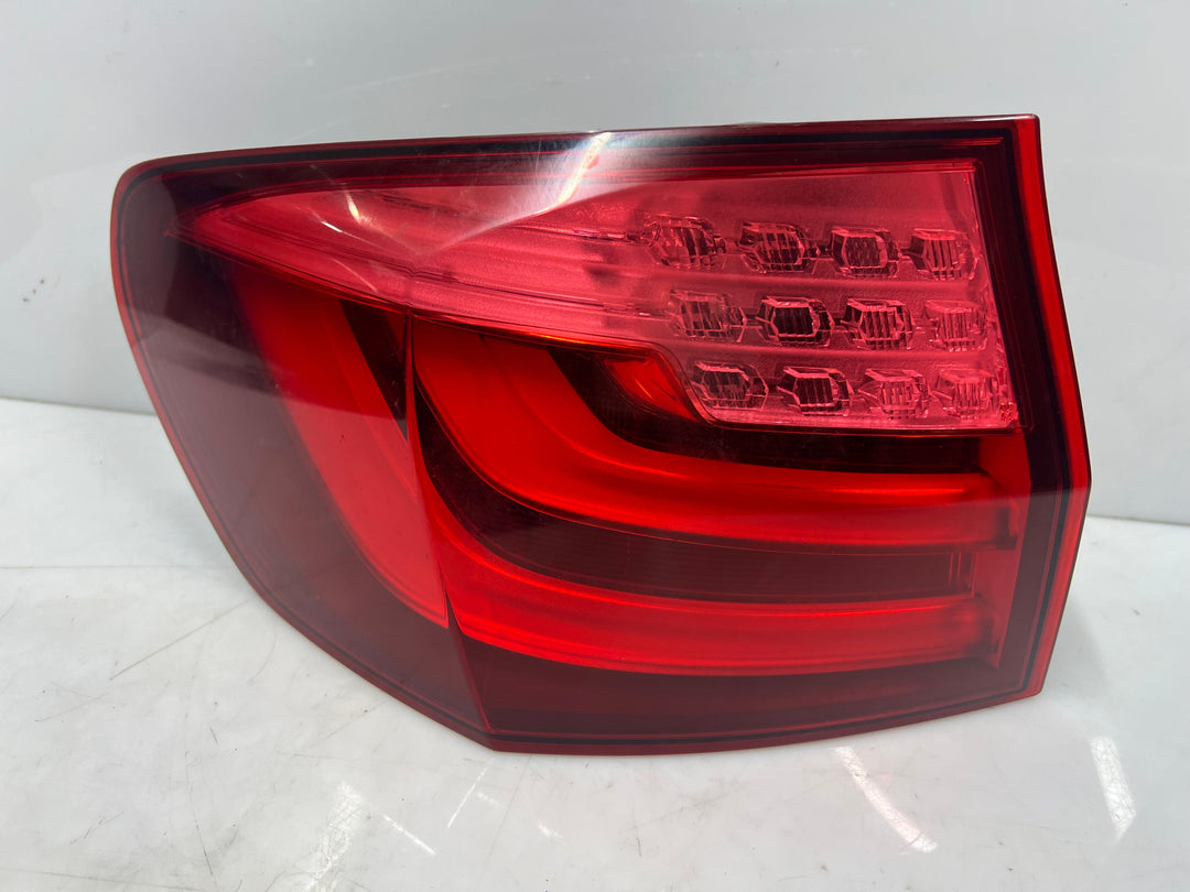 2010-2013 BMW 528i Rear Light In The Side Panel 7203233 LEFT