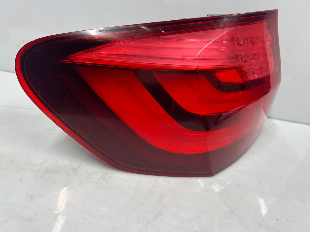 2010-2013 BMW 528i Rear Light In The Side Panel 7203233 LEFT
