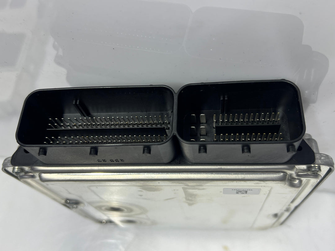 2014-2018 BMW F30 330d F32 430d F34 diesel X5 Engine Control Unit 8585380