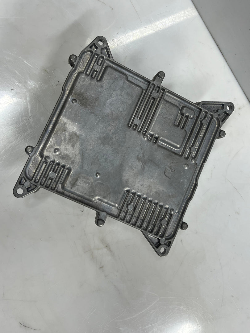 2014-2016 BMW F10, F20, F07, F25, F30 520i Engine Control Unit 8664661 SET