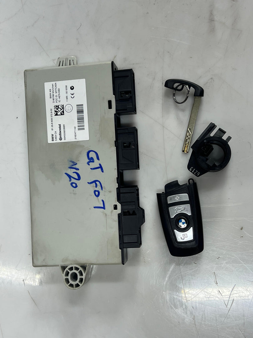 2014-2016 BMW F10, F20, F07, F25, F30 520i Engine Control Unit 8664661 SET
