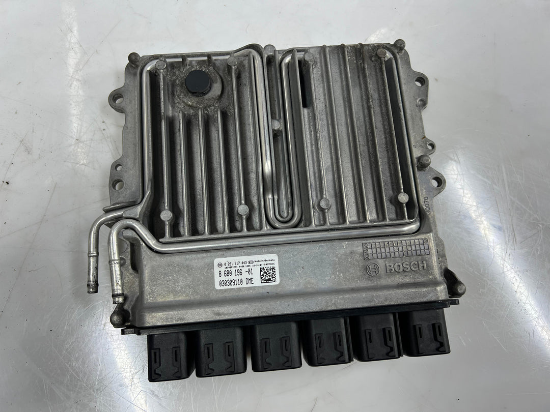2016-2018 BMW 7 Series G11 G12 750li Engine Control Unit 8680196