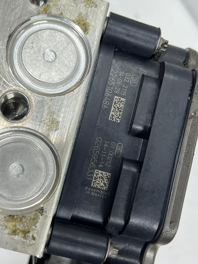 2014-2018 BMW F15 X5 and F16 X6 35iX Abs Disc Brake Pump Control Module 6864798