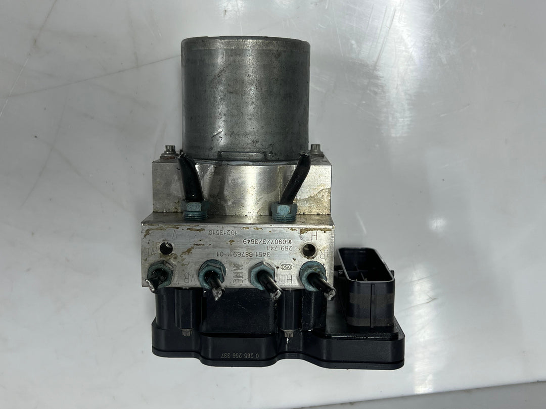 2016 BMW 528i Abs Pump 6876908