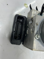 Load image into Gallery viewer, 2016 BMW 528i Abs Pump 6876908
