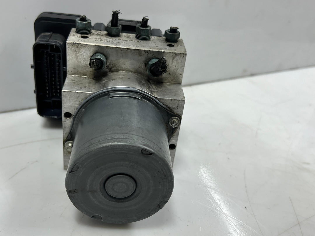 11-16 BMW 5' F10 F11 and 6' F06 F12 F13 528i Abs Pump Control Module 6868335