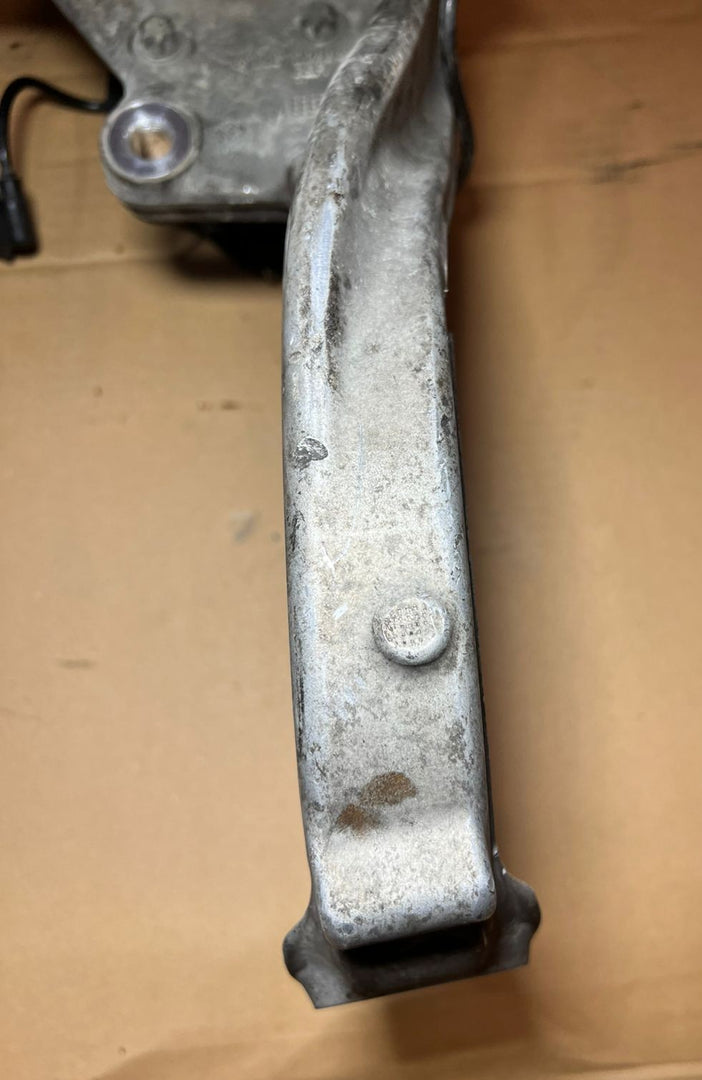 Mercedes-Benz W205 C-Class C300 C250 Front Right 2014-18 Knuckle Spindle Hub Carrier OEM