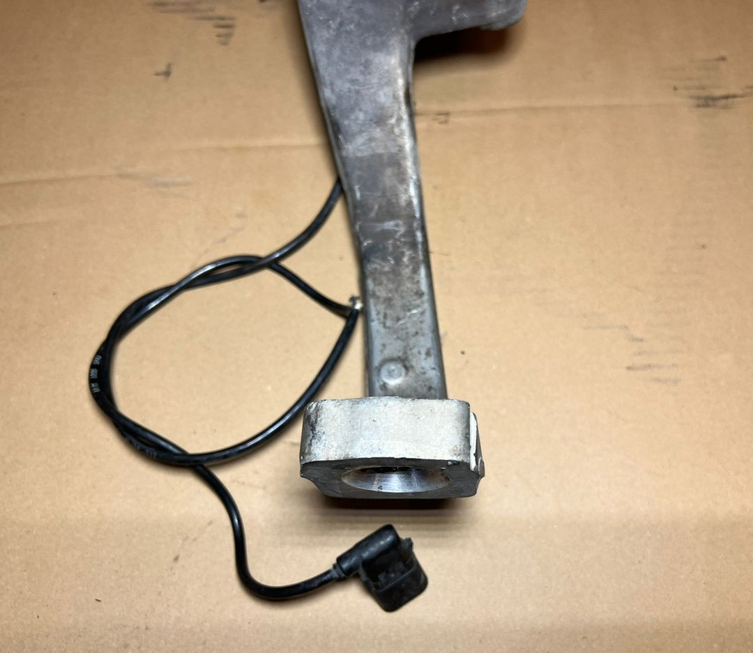 Mercedes-Benz W205 C-Class C300 C250 Front Right 2014-18 Knuckle Spindle Hub Carrier OEM