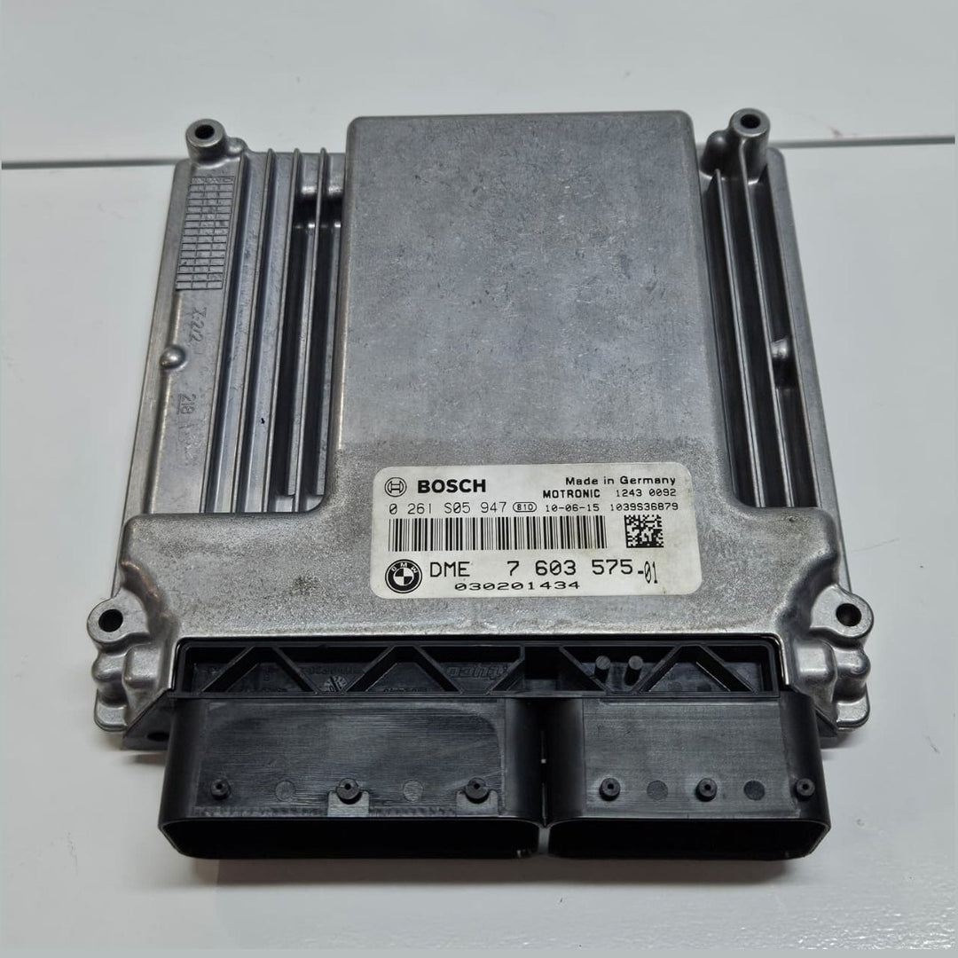2010-2015 BMW E84 X1 N46 Engine Control Module DME ECU KEY SET 7603575 USED