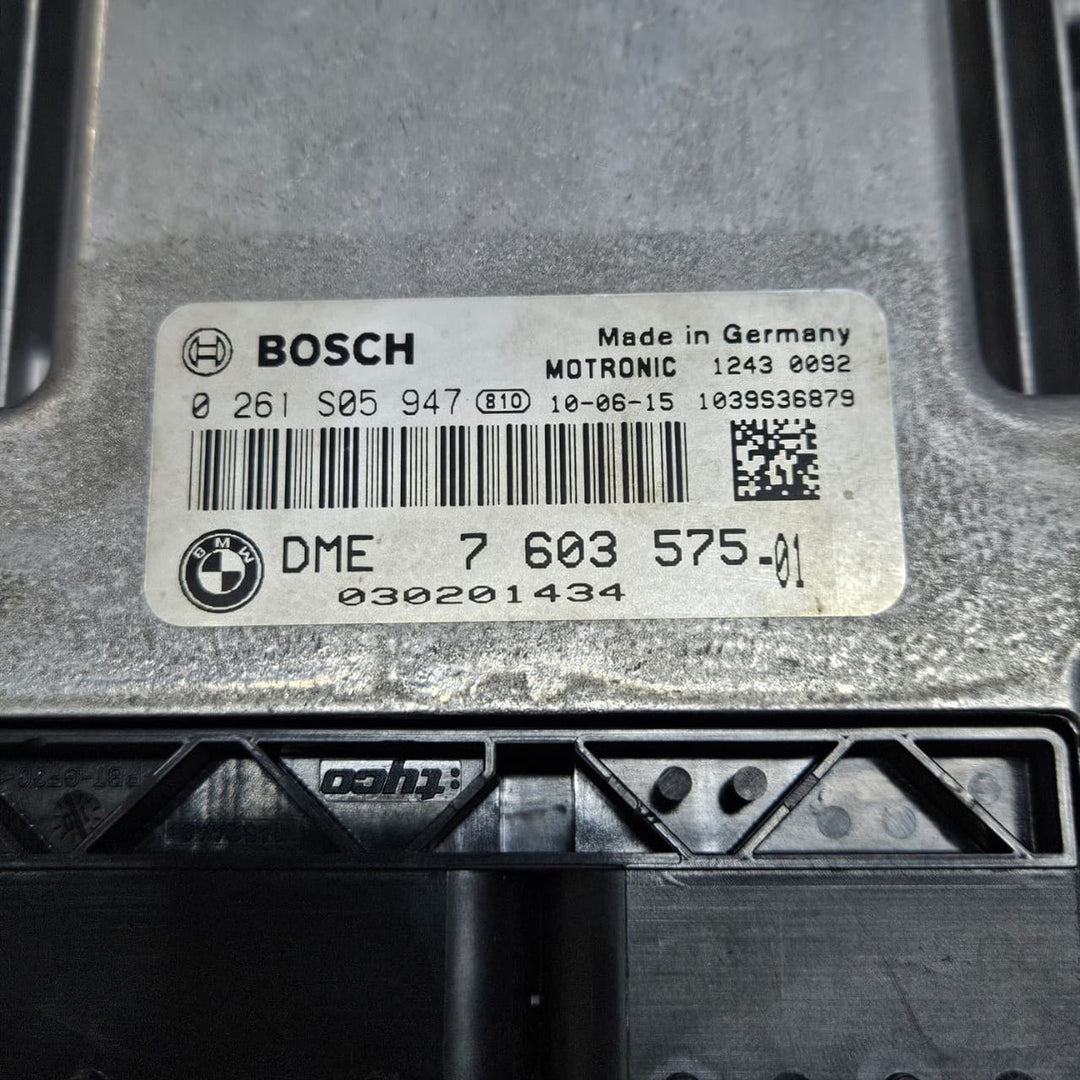 2010-2015 BMW E84 X1 N46 Engine Control Module DME ECU KEY SET 7603575 USED