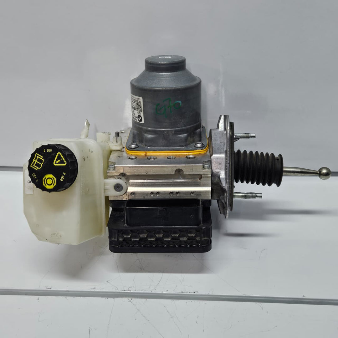 OEM BMW G70 and iX i20 Brake Pump ABS 5A4FC24 BMW braking system USED