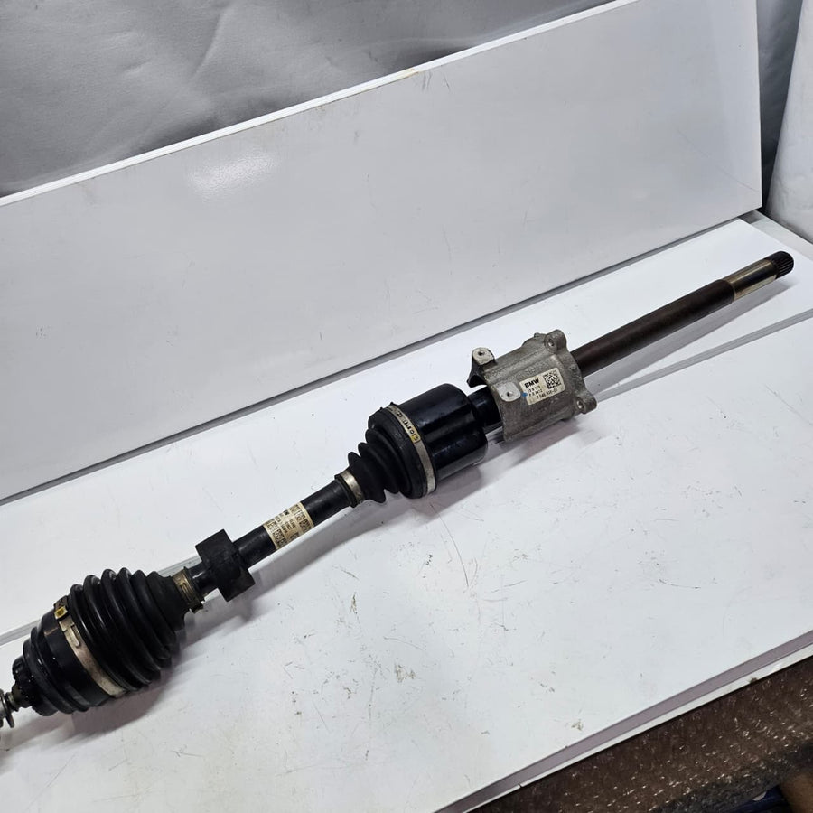 2020-2021 BMW X1, X2 F39 Front Right Axle Shaft 8482646