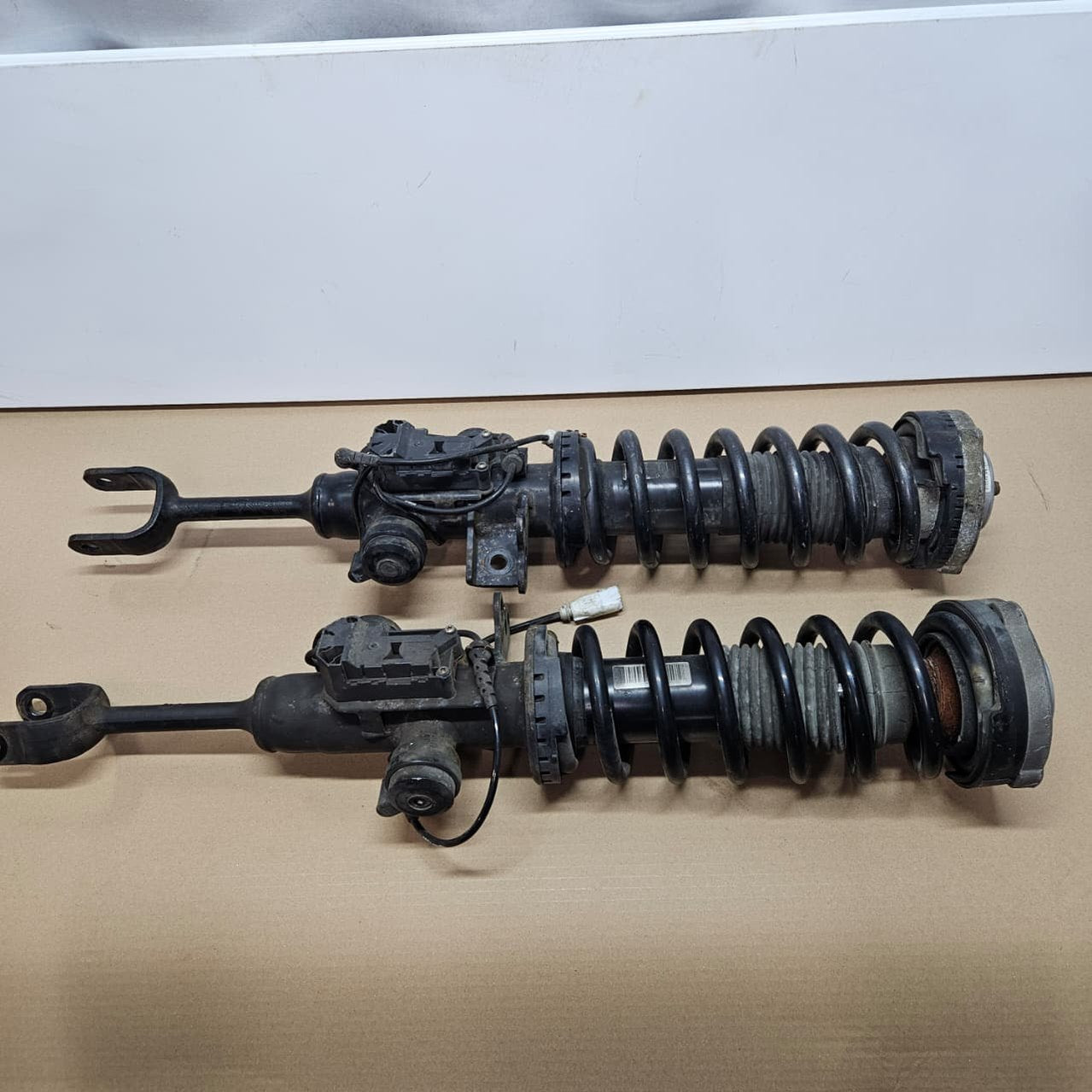 OEM BMW F01 F02 Front Right Left Shock Absorber 6791672 6850221