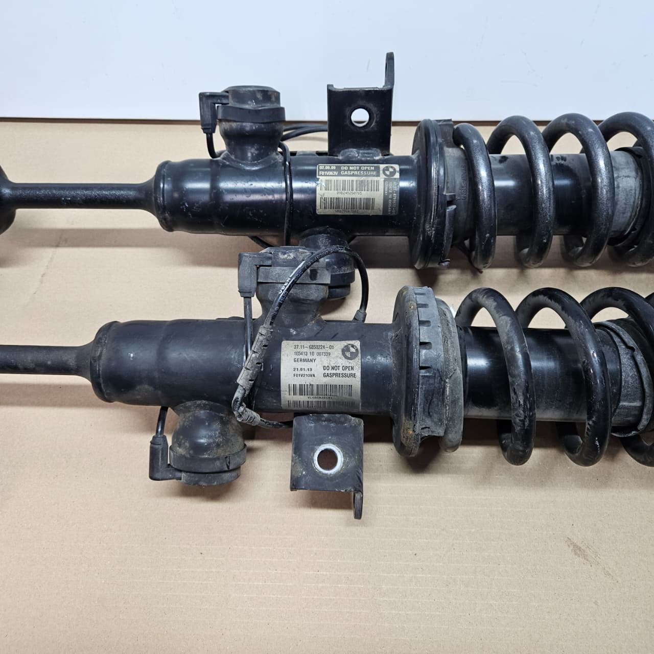 OEM BMW F01 F02 Front Right Left Shock Absorber 6791672 6850221