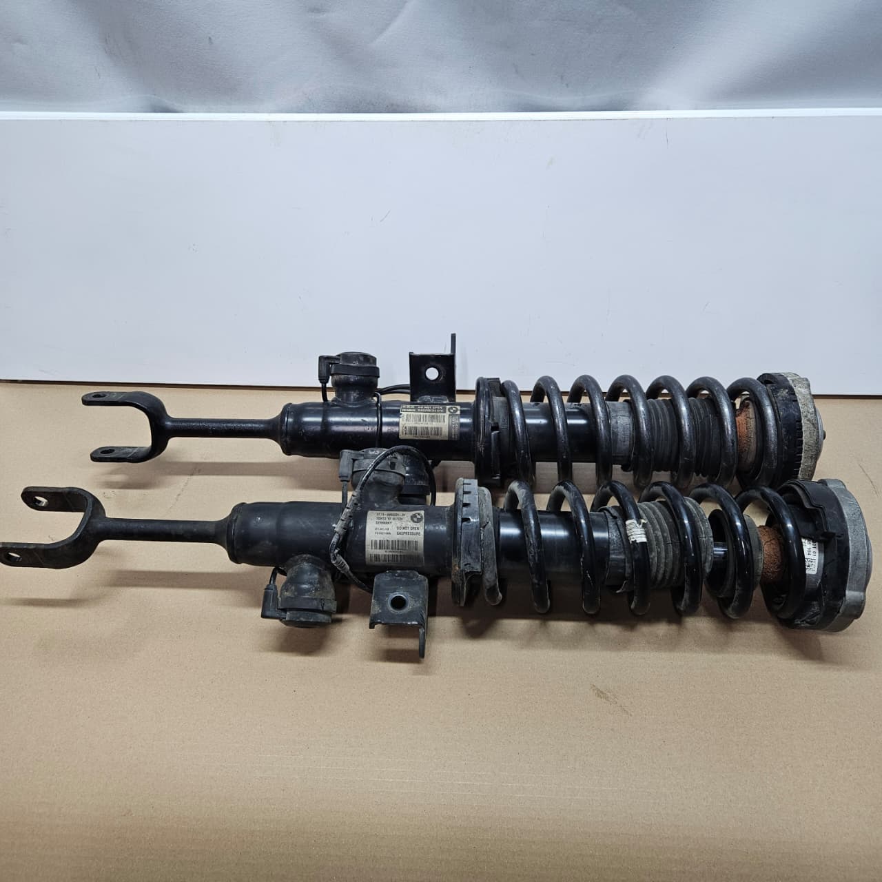 OEM BMW F01 F02 Front Right Left Shock Absorber 6791672 6850221