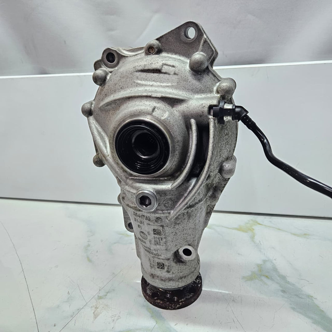 2023 BMW XM, X5, X7 Front Axle Differential 8848100 USED