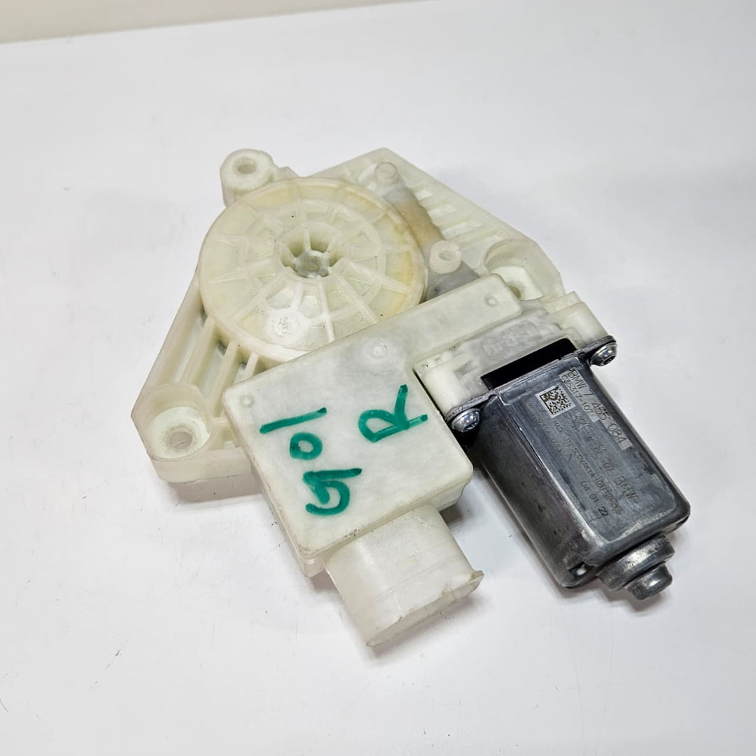 2017-20 BMW G11 X3 G31 G01 530i Rear Right Window Regulator Motor 7455084
